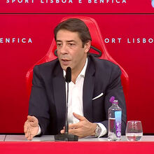 Rui Costa pede desculpa pela "má época" do Benfica mas atira