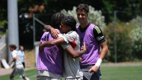 Jogadores do Benfica festejam triunfo sobre o Alverca