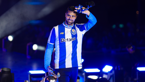 Diogo Costa, guarda-redes do FC Porto, durante a celebração do título de campeão