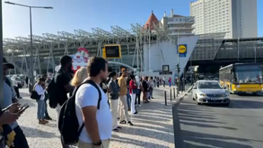 'Nenhum autocarro passou em duas horas': Filas de espera em Sete rios devido à greve geral