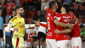 Jogadores do Benfica festejam