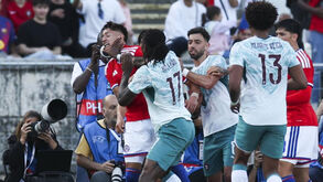 O gesto que originou a expulsão de Rafael Leão com o Chile