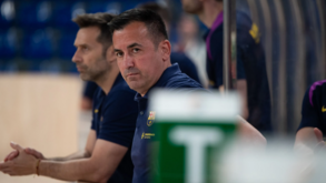 Ex-FC Porto Ricardo Ares com época para esquecer: Barça cai nas ‘meias’ do playoff	