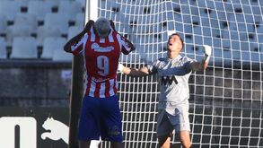A crónica do Leça-V. Sernache, 1-1 (5-4 pen.): luvas de ouro agarram o título