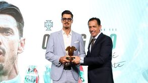 FPF homenageia José Fonte no final de uma carreira construída 