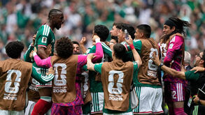 Jogadores do México fazem a festa diante da África do Sul