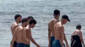 Jogadores da Seleção Nacional 'apanhados' na praia