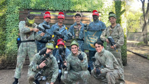 Jogadores do Benfica no paintball