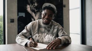 Stanley Iheanacho assina até 2030 com o Midtjylland