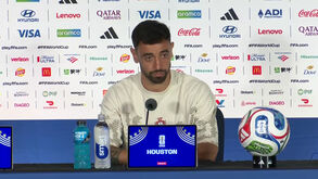 Bruno Fernandes: «Se não estivéssemos na praia, teríamos que estar fechados no quarto de hotel...»