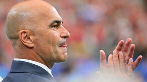 Roberto Martínez reage junto ao banco de suplentes de Portugal
