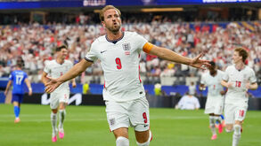 Harry Kane festeja após marcar frente à Croácia