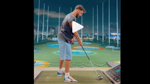 O momento em que Rafa joga golfe