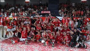 Benfica festeja título de campeão de hóquei em patins na Luz