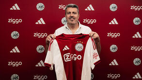 Treinador espanhol Óscar Garcia deixa Ajax após época para esquecer