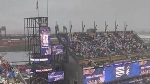 França-Iraque suspenso: o momento em que a tempestade se aproxima do Estádio Lincoln Financial 