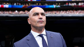 Roberto Martínez reage junto ao banco de suplentes de Portugal