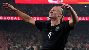 Haaland festeja durante a vitória da Noruega sobre o Senegal