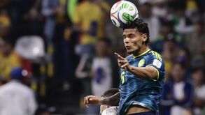 Richard Ríos no jogo de estreia, frente ao Uzbequistão
