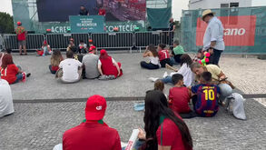 Adeptos da Seleção Nacional começam a chegar à Fan Zone Betano em Gaia 