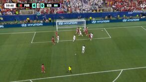 Canto de Bruno Fernandes, desvio de Félix e... autogolo: Portugal chega facilmente ao 4-0