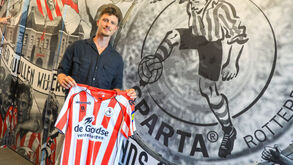 Bas Kuipers apresentado no Sparta Roterdão
