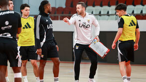Cassiano Klein orienta treino de preparação do Benfica para dérbi na final da Liga Placard