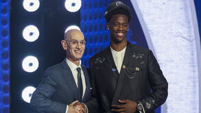 Comissário Adam Silver deu as boas-vindas a Dybantsa
