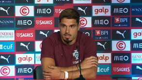 Pedro Neto: «Relação com Trincão? Não consigo estar perto dele sem fazer asneiras»