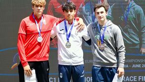 Gabriel Fernandes com a medalha de ouro