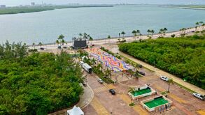Fan zone em Cancún praticamente deserta