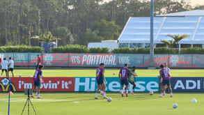 Minuto de silêncio, sprints de Cristiano Ronaldo e tentativa de túnel de Bruno Fernandes ao capitão