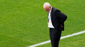 Graham Arnold não conseguiu impedir campanha sem pontos