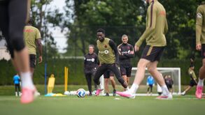Alphonso Davies durante o treino da seleção canadiana