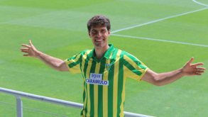 João Afonso renova contrato com o Tondela