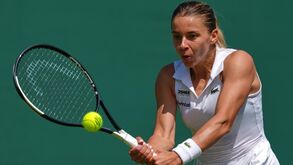 Maja Chwalinska em ação em Wimbledon