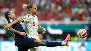 Llorente diante do Uruguai, num duelo com Darwin Núñez