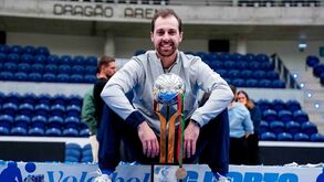Miguel Coelho com o título de campeão nacional 