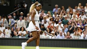 Serena Williams derrotada no regresso em singulares após quase quatro anos