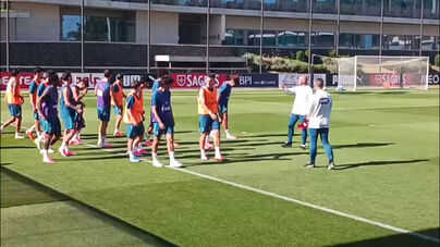 Duas baixas, conversa animada entre Ronaldo e Martínez e Leão 'atrasado' para a corrida: as imagens do treino da Seleção