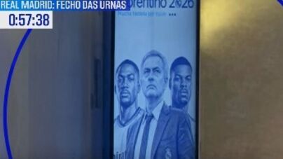 O cartaz com Mourinho em destaque no hotel onde Florentino Pérez aguarda o resultado das eleições
