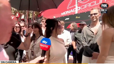 Kim Kardashian ignorou Martin Brundle no Mónaco e as redes sociais não perdoaram