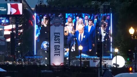 Trump celebra 80.º aniversário com evento de UFC no relvado da Casa Branca 
