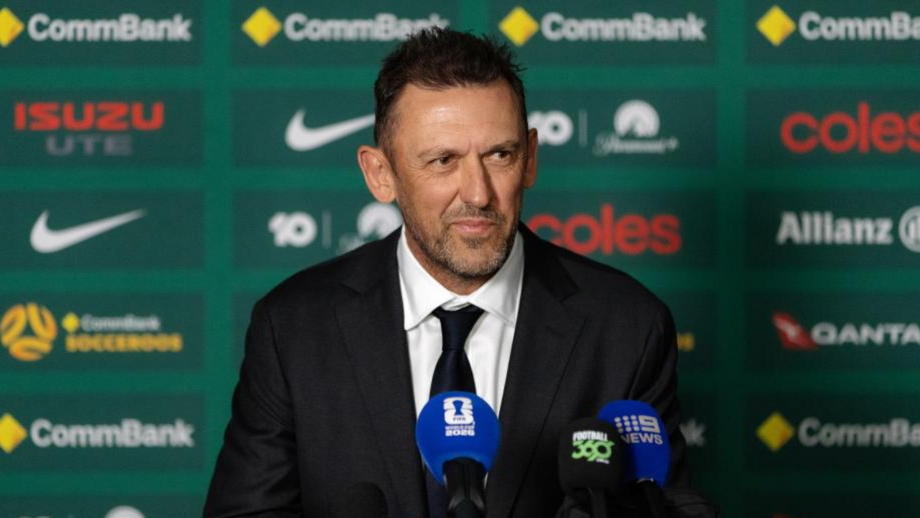 Tony Popovic, selecionador da Austrália, durante a conferência de imprensa de anúncio dos convocados para o Mundial'2026