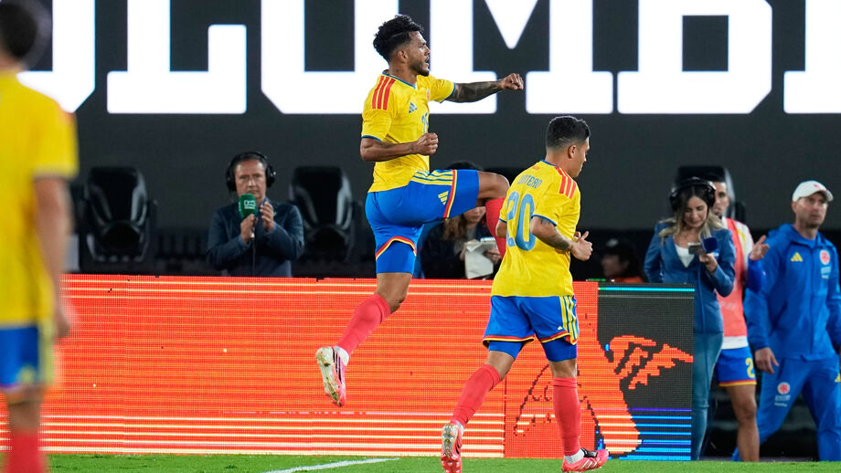Suárez marca em jogo contra a Costa Rica antes do Mundial