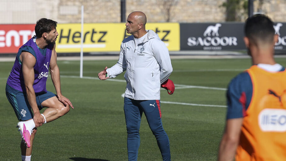 Martínez orienta treino da Seleção Nacional