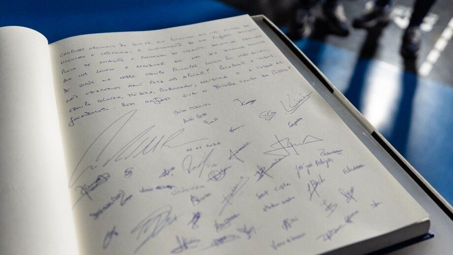Villas-Boas deixa mensagem de apoio aos sub-17 no Museu do FC Porto