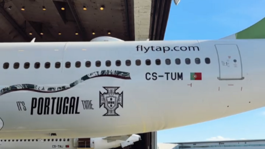 Aeronave da TAP tem a inscrição 'It's Portugal Time'