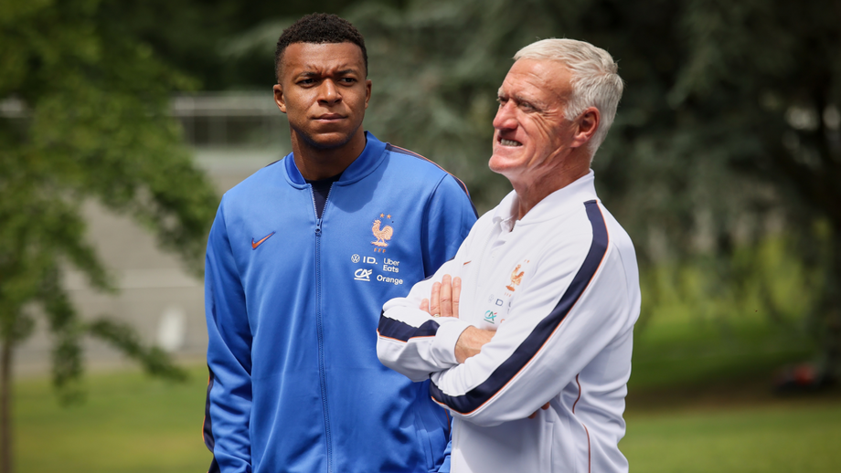 Kylian Mbappé e Didier Deschamps juntos antes da reunião com Emmanuel Macron e Philippe Diallo