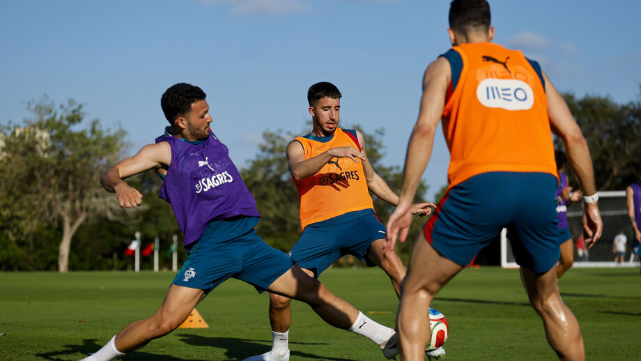 Gonçalo Ramos e Gonçalo Inácio no treino da Seleção